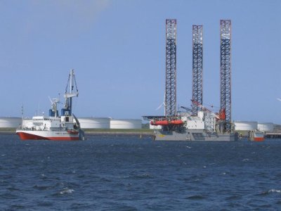 oilplatform3.jpg