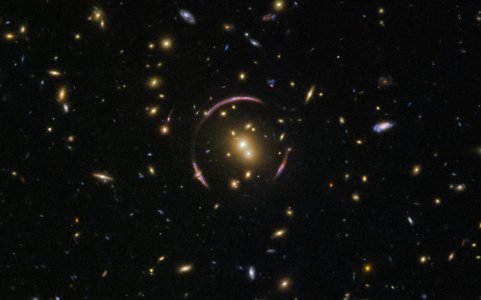 Gravitational lens.jpg