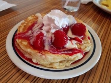 strawberry pancakes.jpg