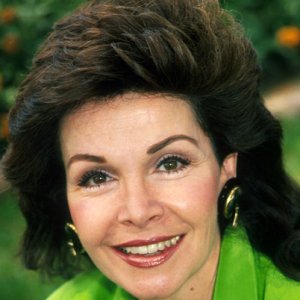 Annette-Funicello-9542632-1-402.jpg