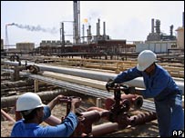 _44391944_iraqoil203body_ap.jpg