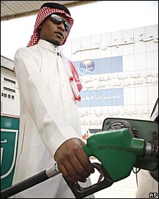 _44763680_saudioil_ap_226tall.jpg